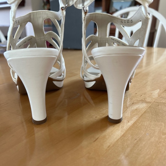 Naturalizer Danya Platform Dress Sandal 7.5 - Picture 5 of 13